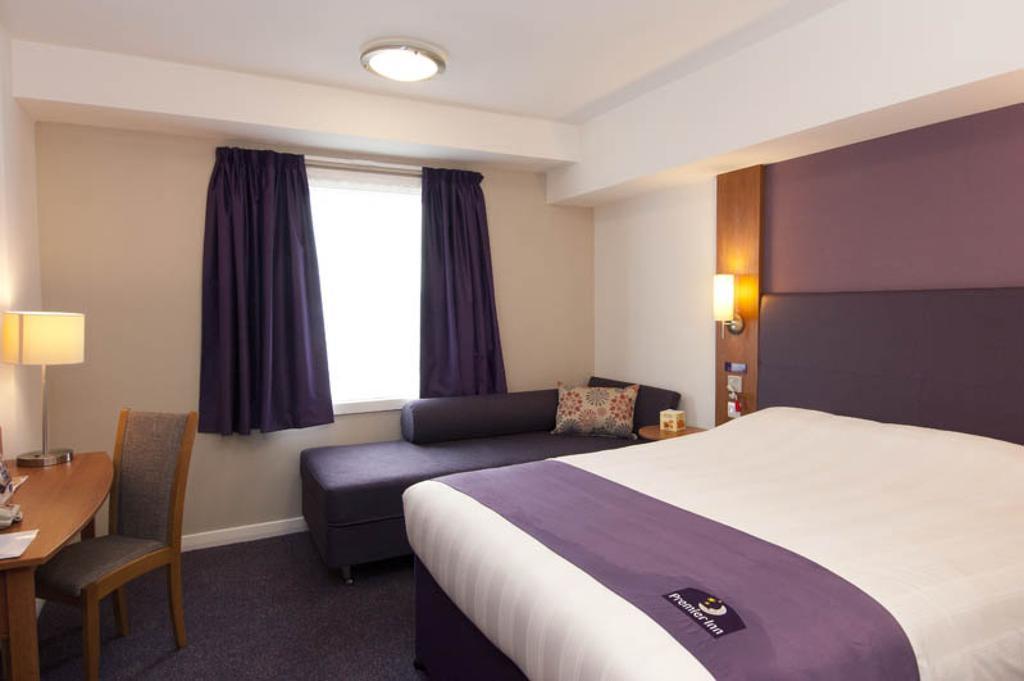 Premier Inn Newcastle - Metro Centre Gateshead Room photo